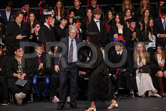 7038_OakwoodGrad2024_B