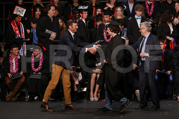 7019_OakwoodGrad2024_B