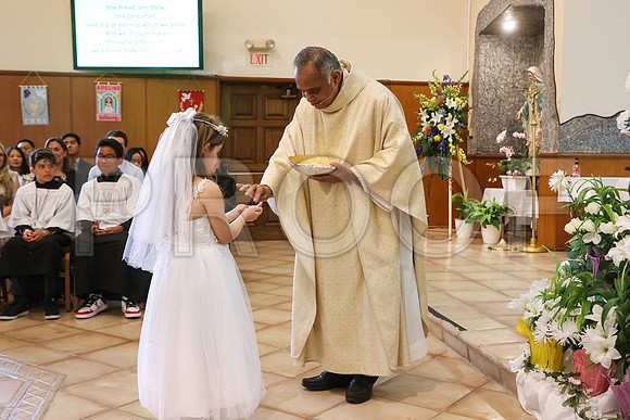 SFX_1stCommunion_5594_05-04-24