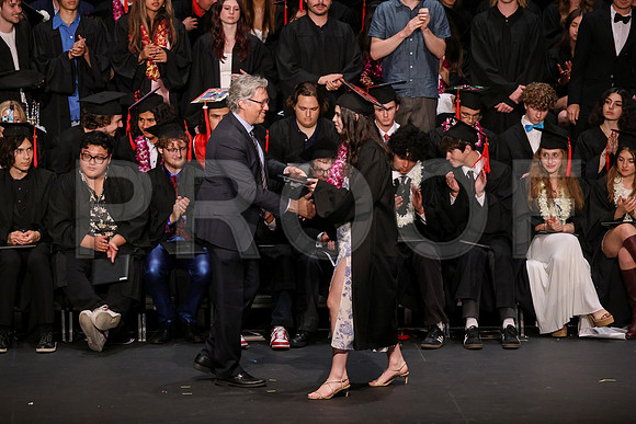 7070_OakwoodGrad2024_B