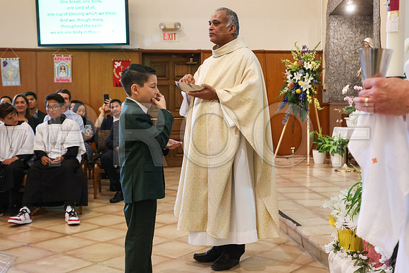 SFX_1stCommunion_5697_05-04-24
