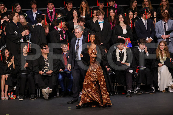 7028_OakwoodGrad2024_B