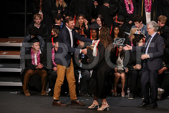 7123_OakwoodGrad2024_B
