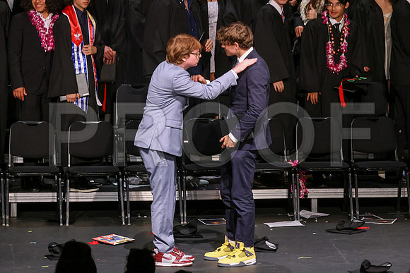 7244_OakwoodGrad2024_B