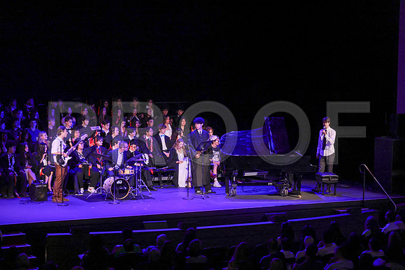 6531_OakwoodGrad2024_B