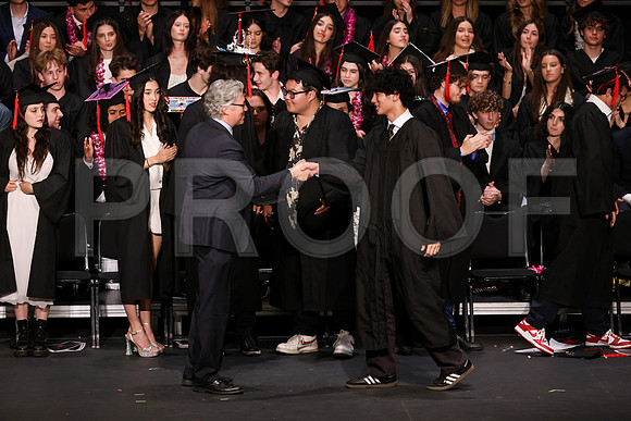 6946_OakwoodGrad2024_B