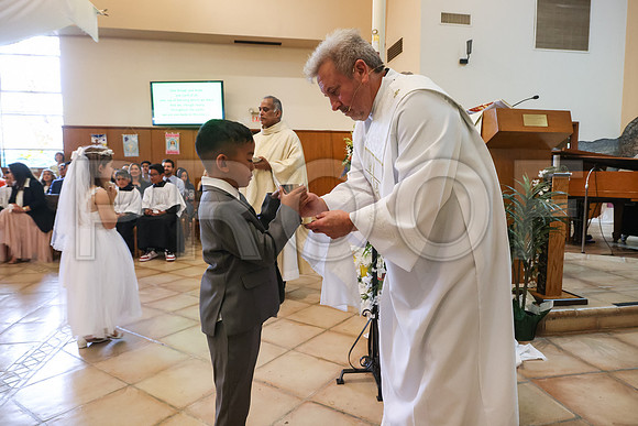SFX_1stCommunion_5590_05-04-24