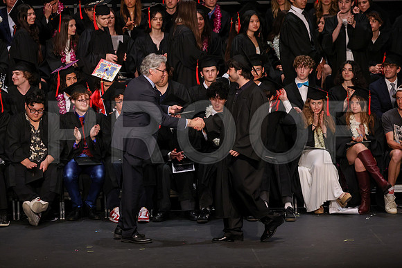7091_OakwoodGrad2024_B