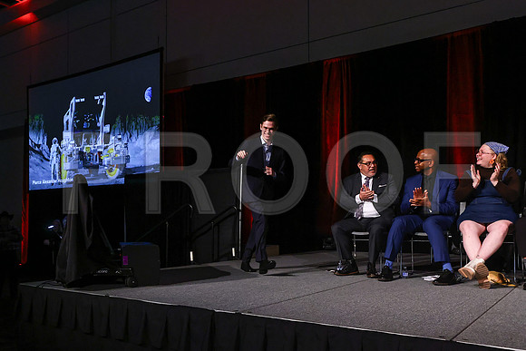 ACCD_0034_FallGrad_12-20-25