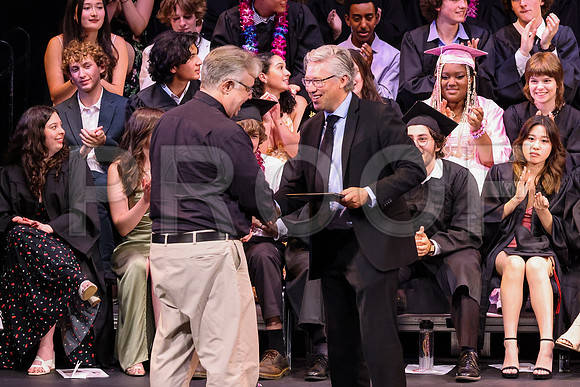 4582_OakwoodGrad2023_B