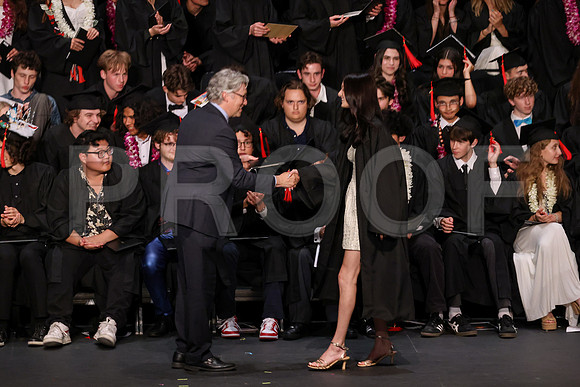 7134_OakwoodGrad2024_B