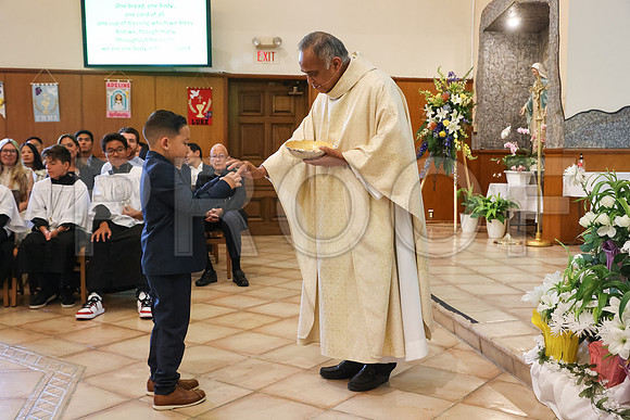 SFX_1stCommunion_5603_05-04-24