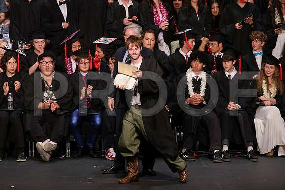 7107_OakwoodGrad2024_B