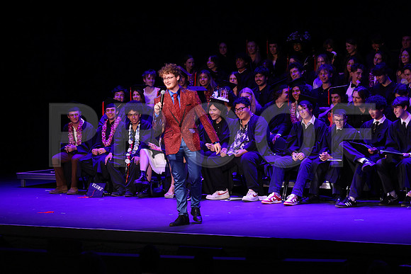 6739_OakwoodGrad2024_B