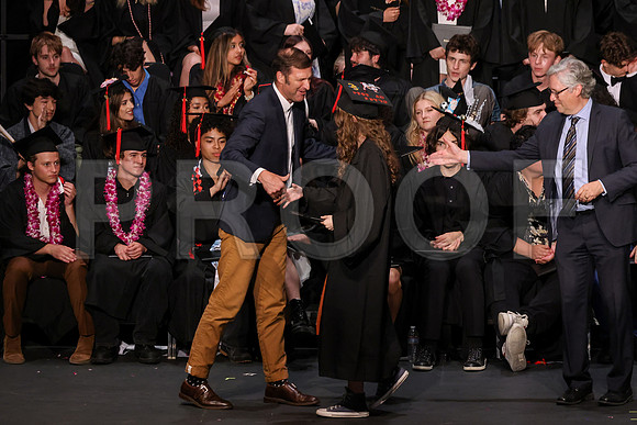 7148_OakwoodGrad2024_B