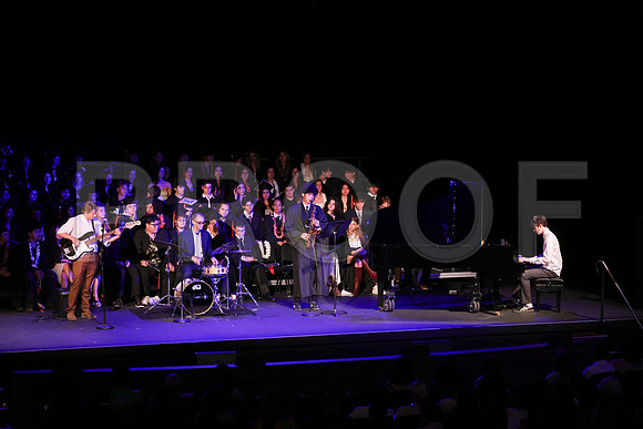 6539_OakwoodGrad2024_B