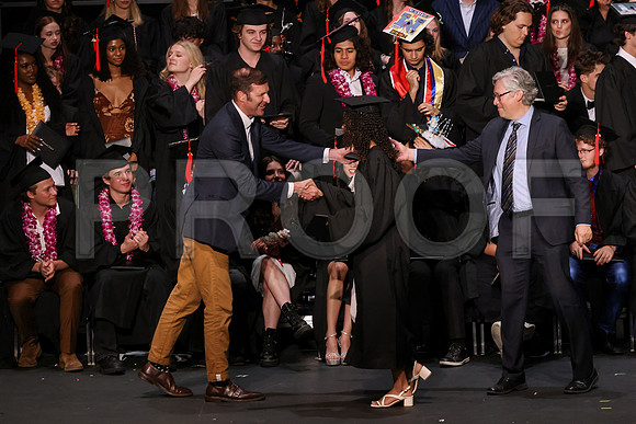 7039_OakwoodGrad2024_B