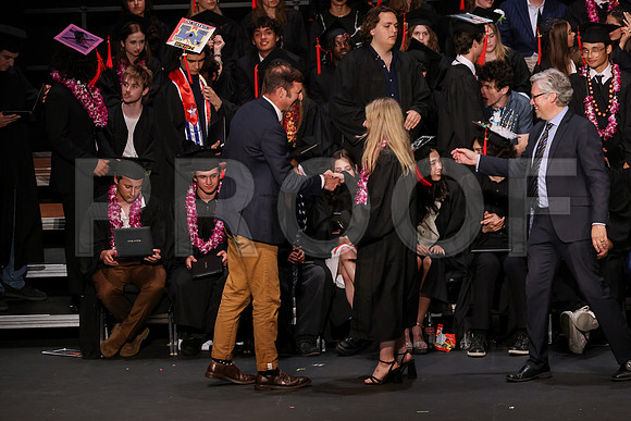 7024_OakwoodGrad2024_B