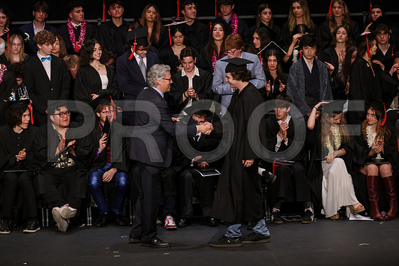 7016_OakwoodGrad2024_B
