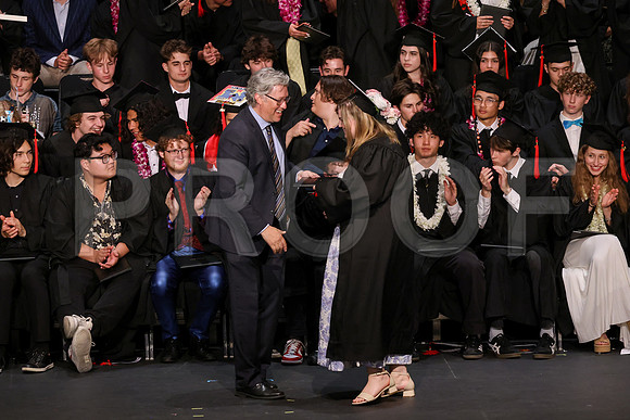 7144_OakwoodGrad2024_B