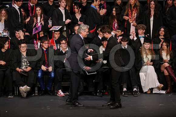 7081_OakwoodGrad2024_B