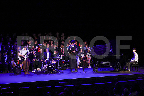6529_OakwoodGrad2024_B