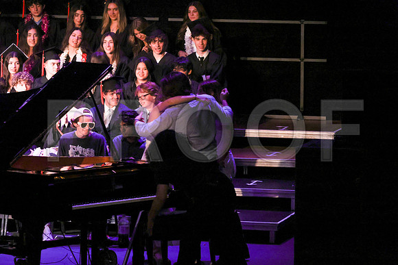 6476_OakwoodGrad2024_B