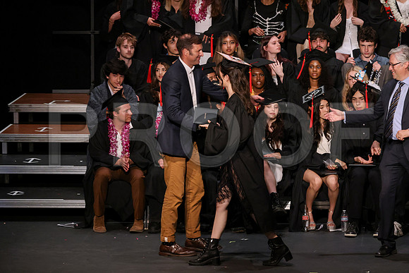 7133_OakwoodGrad2024_B