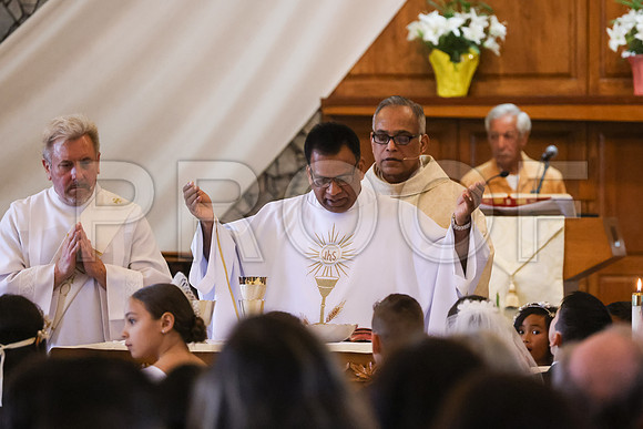 SFX_1stCommunion_5558_05-04-24