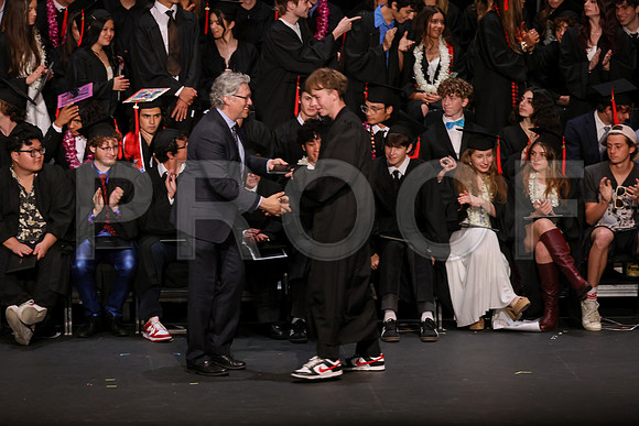 7085_OakwoodGrad2024_B