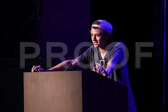 6652_OakwoodGrad2024_B