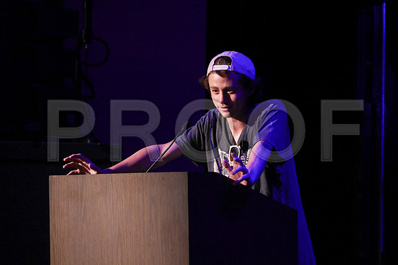 6649_OakwoodGrad2024_B