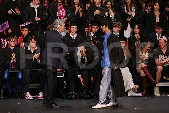 7101_OakwoodGrad2024_B