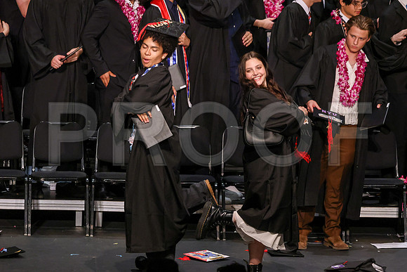 7238_OakwoodGrad2024_B