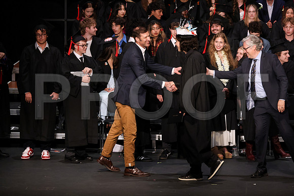 6965_OakwoodGrad2024_B