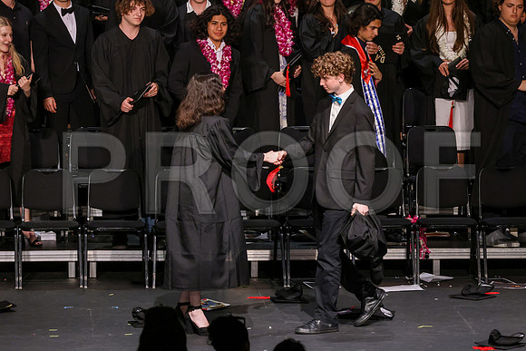 7246_OakwoodGrad2024_B