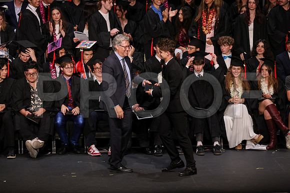 7082_OakwoodGrad2024_B