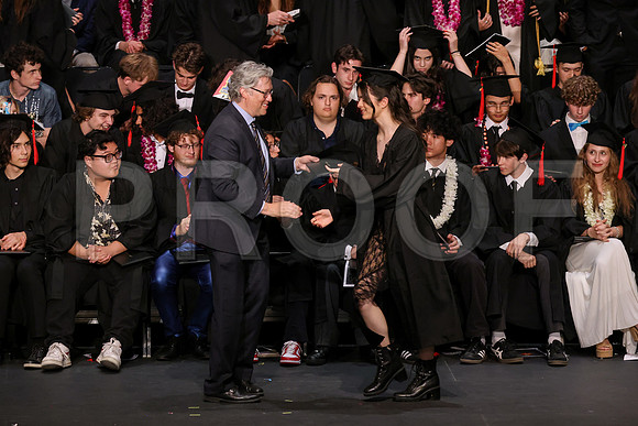 7132_OakwoodGrad2024_B
