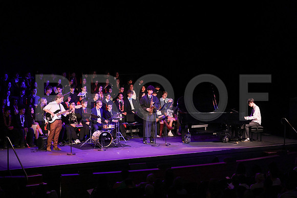 6536_OakwoodGrad2024_B