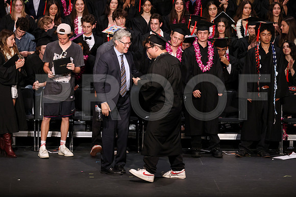 6960_OakwoodGrad2024_B