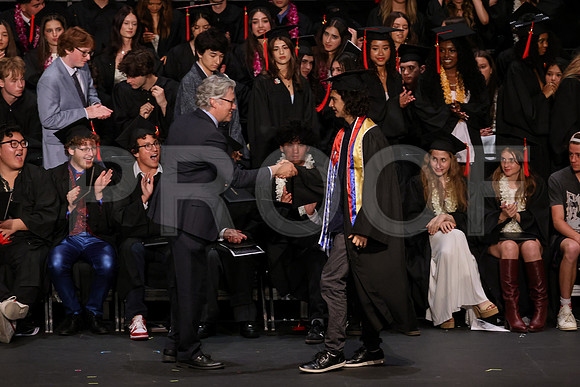 7006_OakwoodGrad2024_B