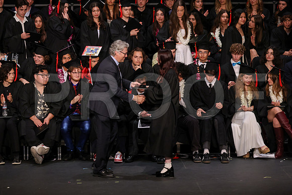 7095_OakwoodGrad2024_B
