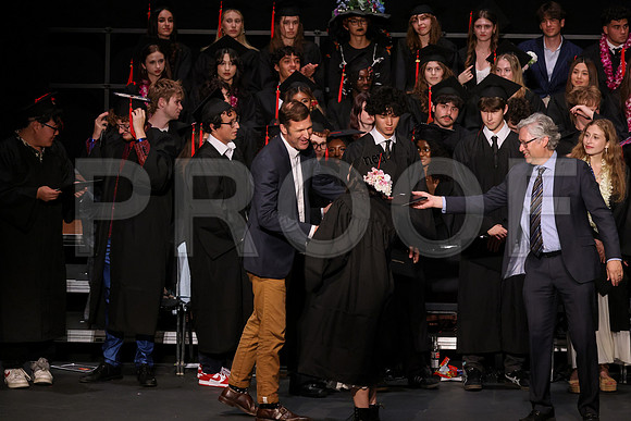 6971_OakwoodGrad2024_B