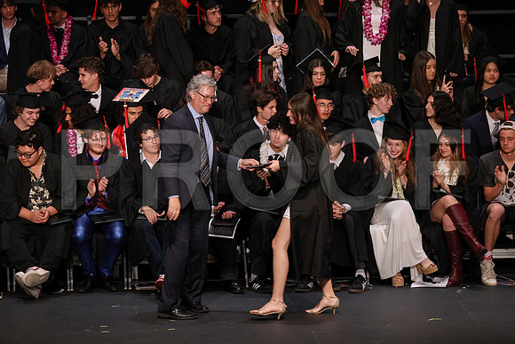 7118_OakwoodGrad2024_B