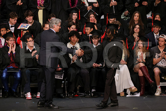 7150_OakwoodGrad2024_B