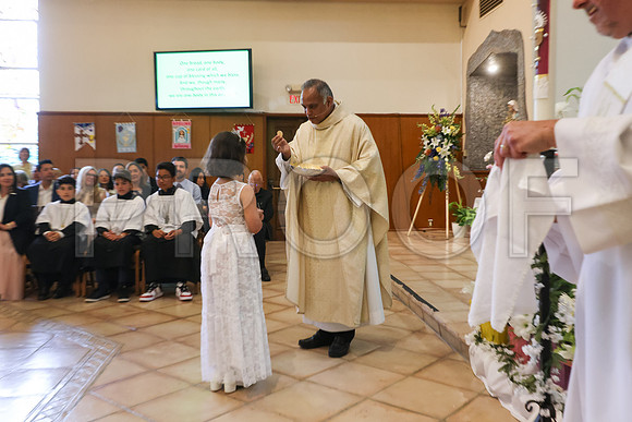 SFX_1stCommunion_5619_05-04-24