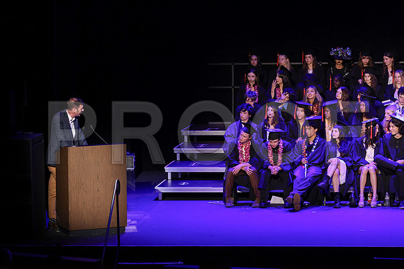 6923_OakwoodGrad2024_B