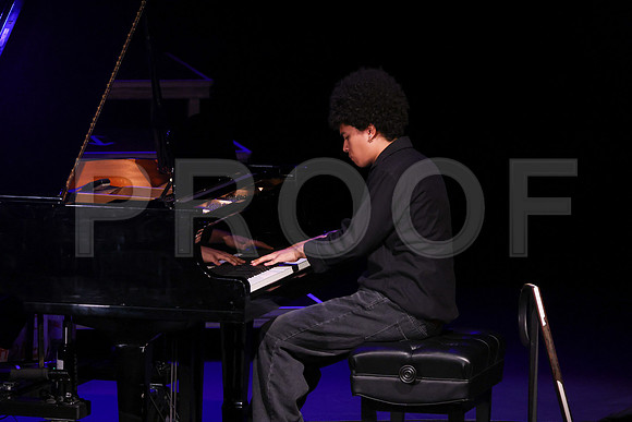 6781_OakwoodGrad2024_B