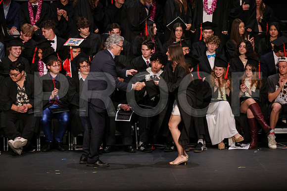 7117_OakwoodGrad2024_B