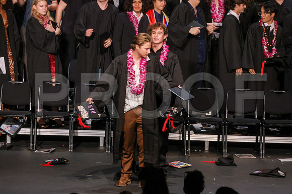 7242_OakwoodGrad2024_B